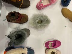 -UGG(燕莎奥特莱斯购物中心店)