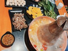 -果松木炭酸菜铜火锅·外婆参鸡汤