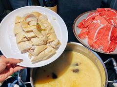 -鲜入唯煮·港式海鲜牛肉火锅(金宝街店)