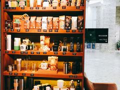 零售区-星巴克(广州南站A18检票口楼上)