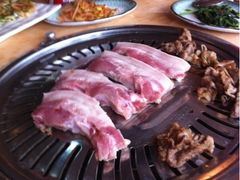 -牛信亭韩国料理·炭火烤肉(紫藤路店)