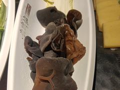 -老牌坊云南鱼豆花火锅(哈西万达店)