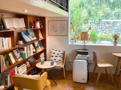 -彳亍咖啡·这里(水湾路店)