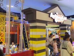 -MELAND CLUB亲子乐园•派对(虹桥万象城店)