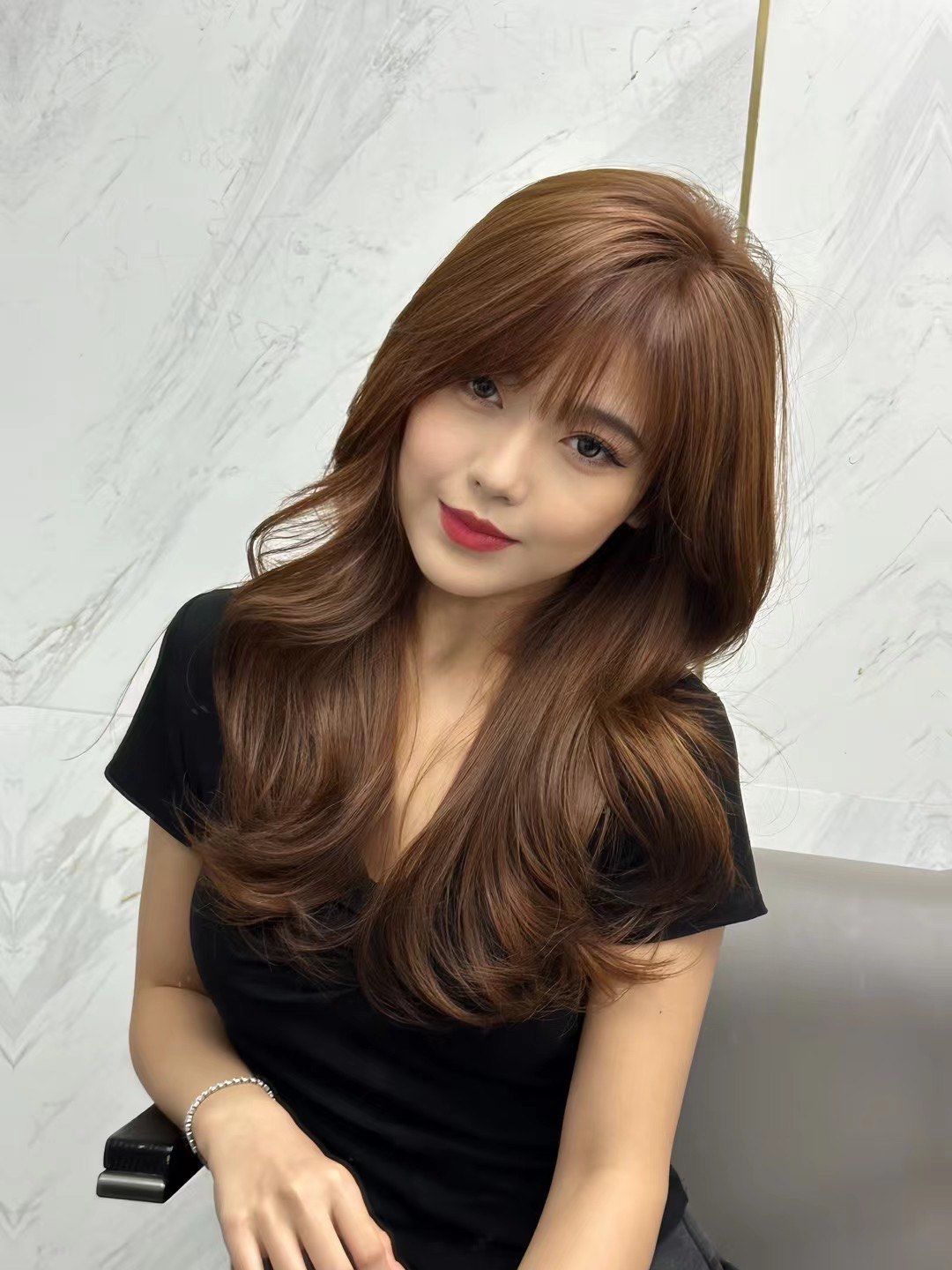 女生烫染