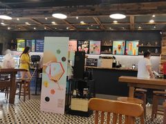 大堂-星巴克臻选(青岛麦凯乐分店)