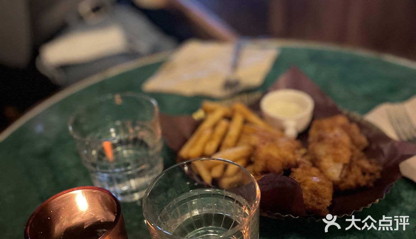 网红店lounge打卡[礼花]