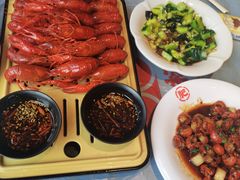 -肥肥虾庄·金牌油焖大虾(杨园滨江时代walk店)