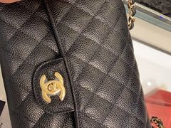 -CHANEL(戴高乐机场T 2E店)