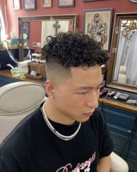 -海文先生国潮烫染男士理发馆