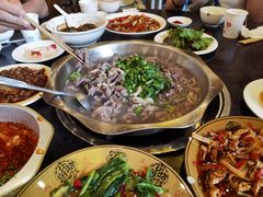 -周老三跷脚牛肉·全牛火锅(非遗传承店)