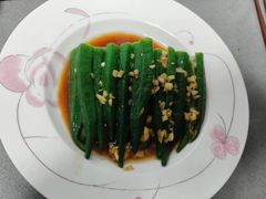 -爱的果实月嫂育婴师(世纪东方店)