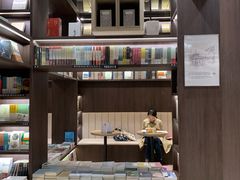 -钟书阁(群光广场店)