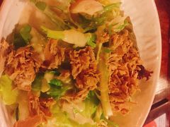 金枪鱼什锦蔬菜色拉-玛格萝妮比萨屋(四平店)