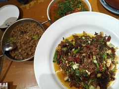 -老滇山寨•云南特色菜•地方菜•民族风情歌舞表演(金碧店)