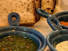 三种酱配酸面包-Mesa Madre梅萨妈妈·Bintana(国贸店)