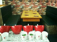 卡座-尚捞港式回转小火锅(人人乐购物广场店)