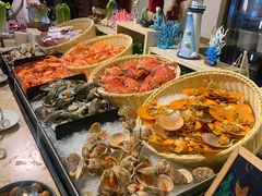 -大中华希尔顿酒店-念自助餐·嗨啤·小龙虾