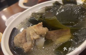 Sea Kelp and Pork Shank Soup
