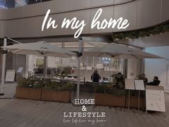 -M Stand(上海人民广场来福士店)