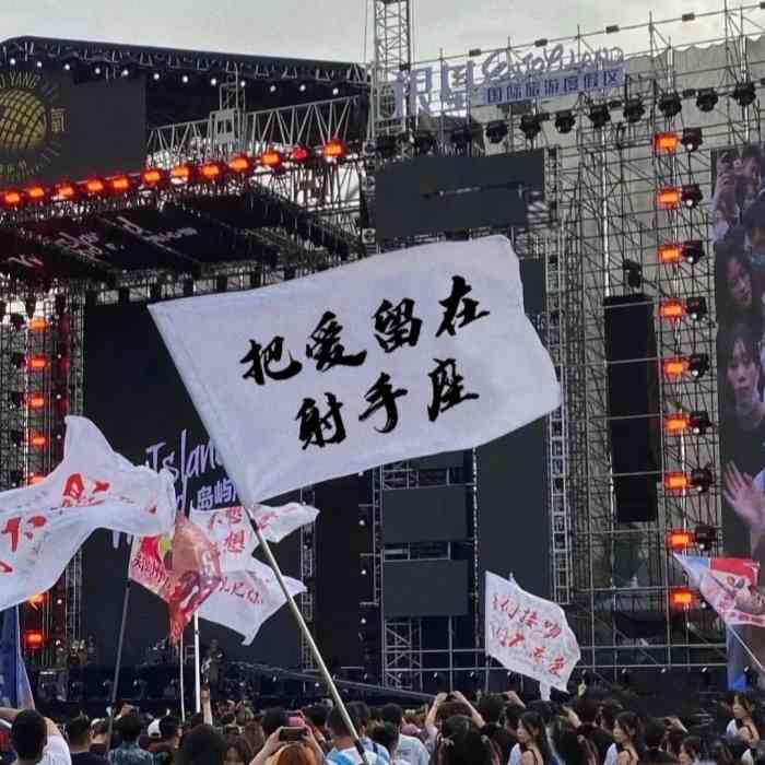 快乐迪ktv(龙之梦购物中心店)-"还行吧,我们五个人,团购里写的大包