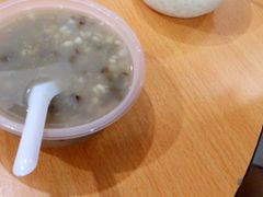 绿豆薏米椰子西米露-百花传统甜品店(原址店)