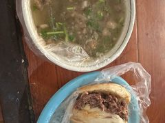 -老西关黄老太牛肉烧饼