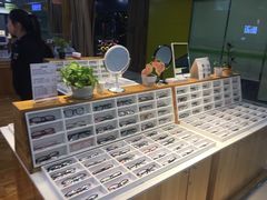 -MiRi眼镜连锁·蔡司·尼康控优点合作店(莘庄店)