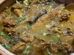 小鸡炖榛蘑-关东小磨东北菜(上海长风大悦城店)