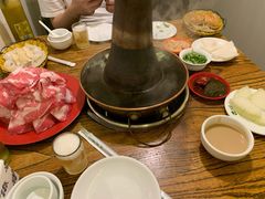 -洞庭洲·防空洞火锅·烧烤·铜锅涮肉(新百广场店)