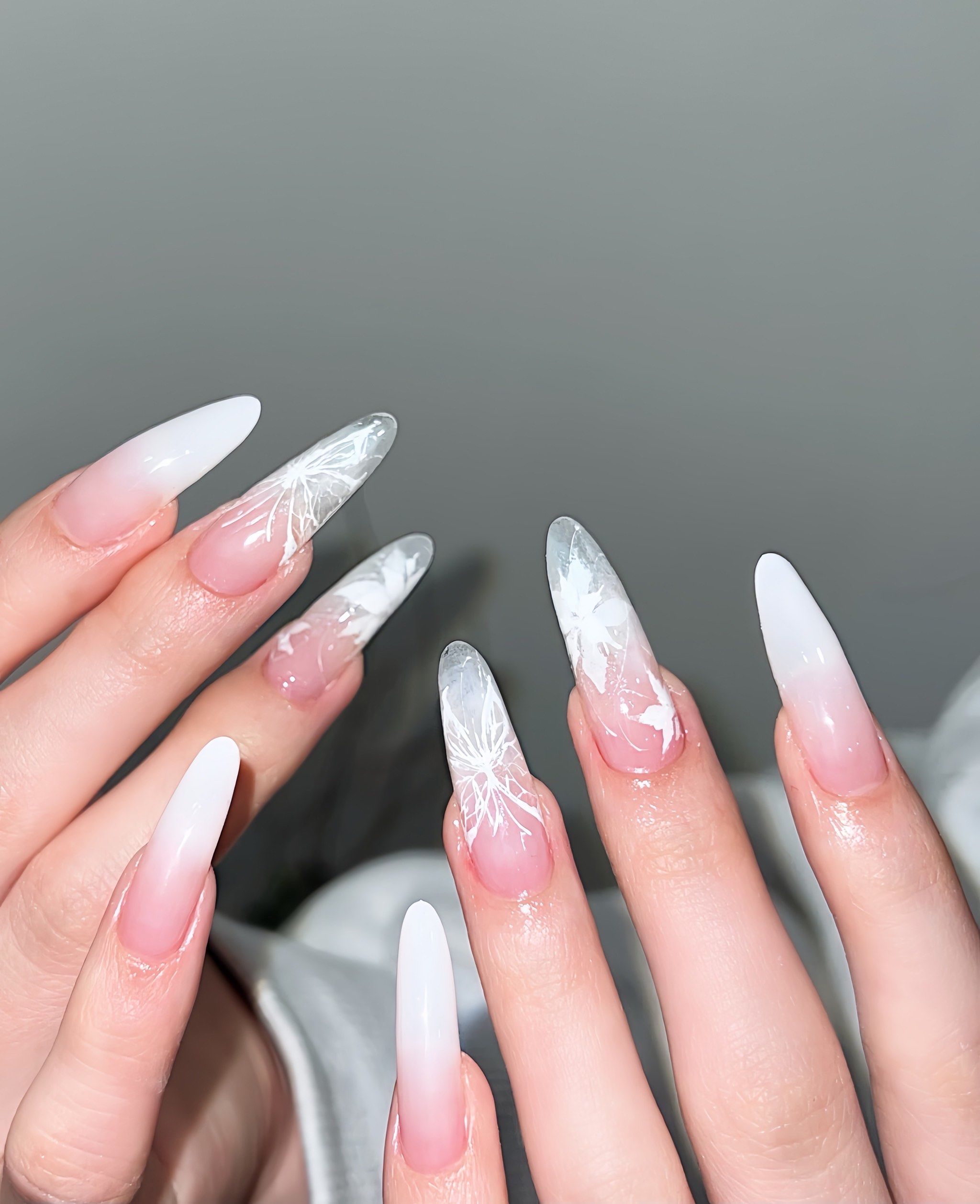 「樱花树下美甲半永久专门店(银泰店)」