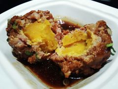 鸭蛋黄狮子头-梅飞酒家(桑园路店)