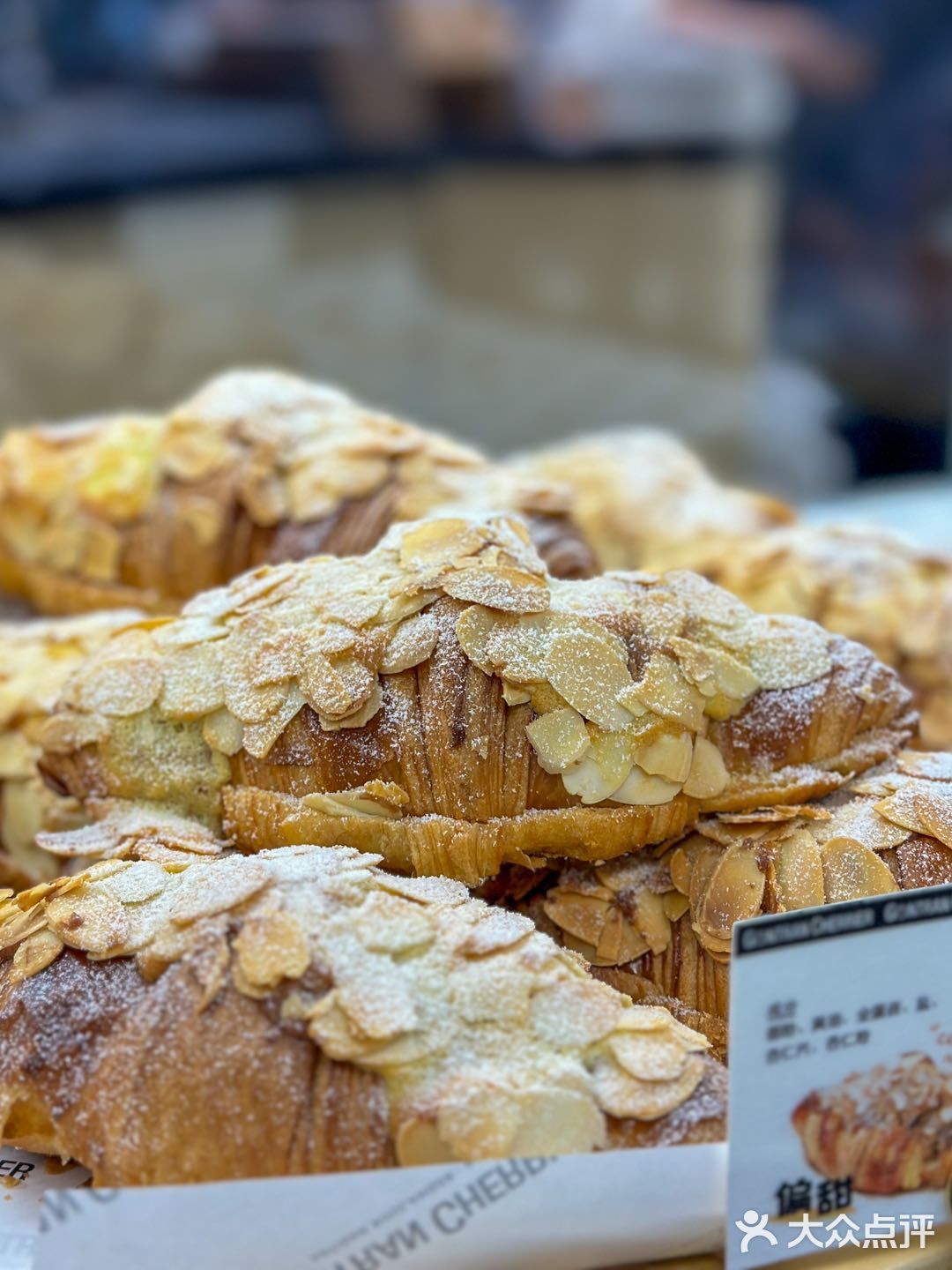去太古汇只为炫一口可颂🥐