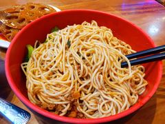 -爆炸头阿姨小四川正宗川味小吃(无任何分店)