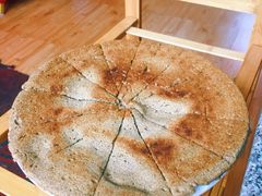 青稞饼-宏宏无烟石板烧烤