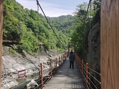 -燕子河大峡谷天坑仙境