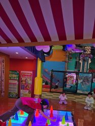 -欧酷世界动力星球(王府井奥莱UP TOWN店)