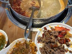-来龍儿鲜切牛肉自助老火锅