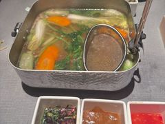 -左庭右院鲜牛肉火锅黑金店(陆家嘴中心店)