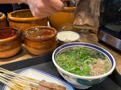 -云阿蛮云南生烫牛肉米线(奉贤路店)