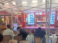 -刘姐啤酒鱼民族演艺餐厅(西街总店)