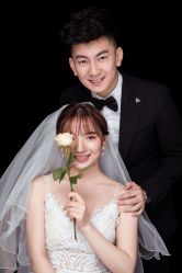 -易摄影婚纱摄影工作室