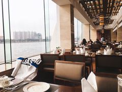 靠窗位-白天鹅宾馆·流浮阁咖啡厅