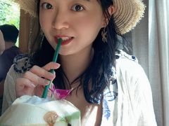 -Chom Cafe and Restaurant