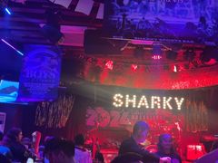 -鲨鱼美式餐厅酒吧Sharky