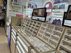 -美式眼镜·授权蔡司.依视路.尼康.豪雅.明月(南翔印象城店)
