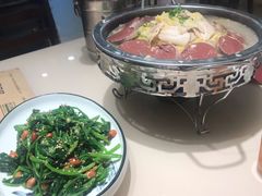 -老码头黑皮肘子锅包肉(赣水路店)