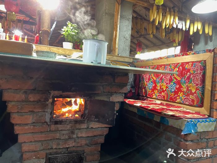 鱼窝棚柴火铁锅炖(富山屯店)图片