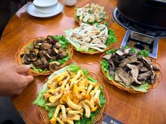 -菌海森林·非遗野生菌火锅(西山区滇池路摩根道店)