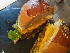 -HIGH FIVE哈福手工汉堡(桂林路店)